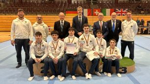 Ginnastica Artistica Mazzola Pietro 4° da sinistra sq.Italia U16 in Germania